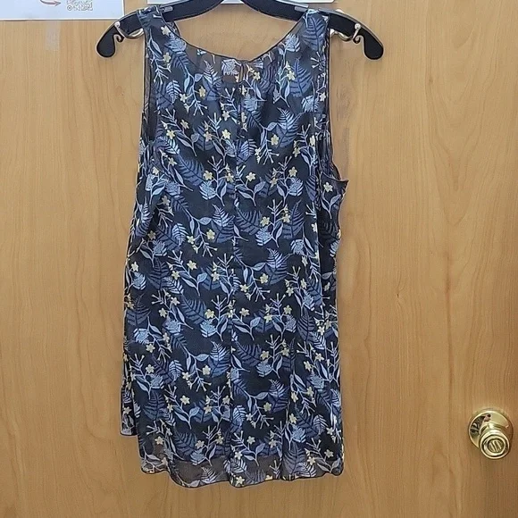Cabi Floral V Neck Chiffon Sheer Layered size S - Picture 7 of 10